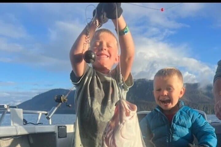 Aventura de Pesca Privada Inolvidable en Icy Strait, Hoonah, Alaska