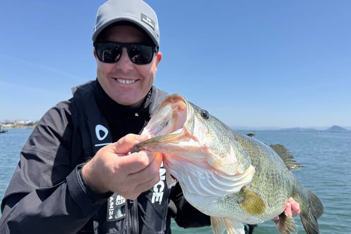 Experience bass fishing on the legendary Lake Biwa for 2 people