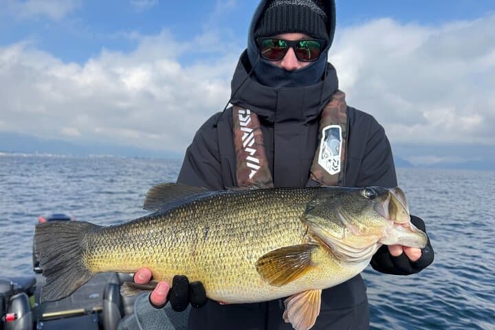 Experience bass fishing on the legendary Lake Biwa for 2 people 4