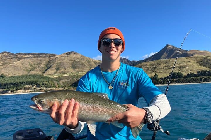 Lake Wānaka: 3 hour Fishing Adventure by Boat