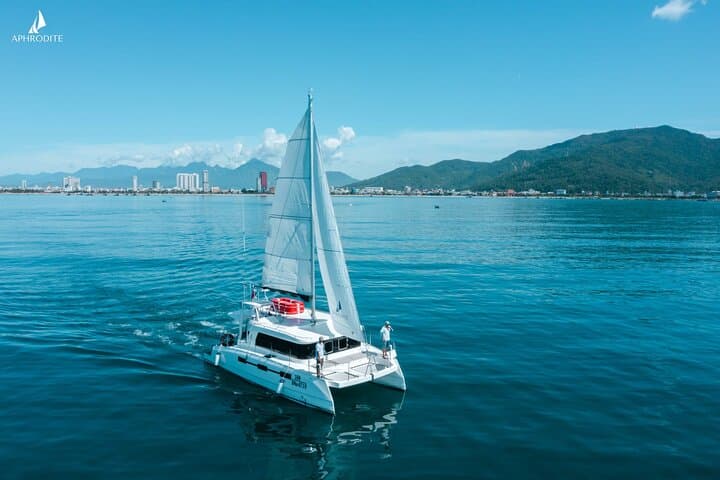 Discovery the Magnificent Son Tra Peninsula by Aphrodite S16 Yach