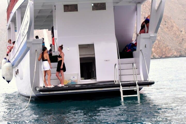 Musandam Dibba Cruise with Lunch & Snorkeling Trip From Dubai 3