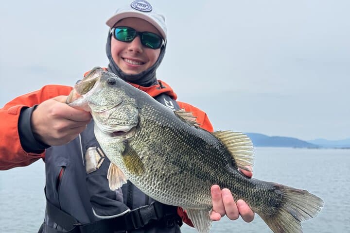 Bass fishing experience on Lake Biwa for 1 Person 3