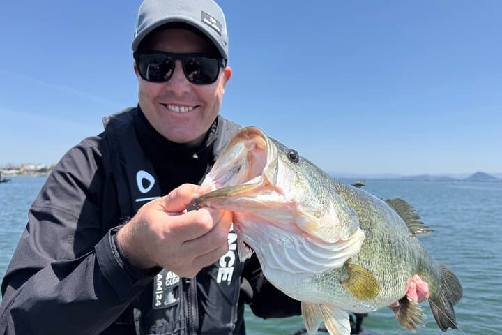 Bass fishing experience on Lake Biwa for 1 Person 4
