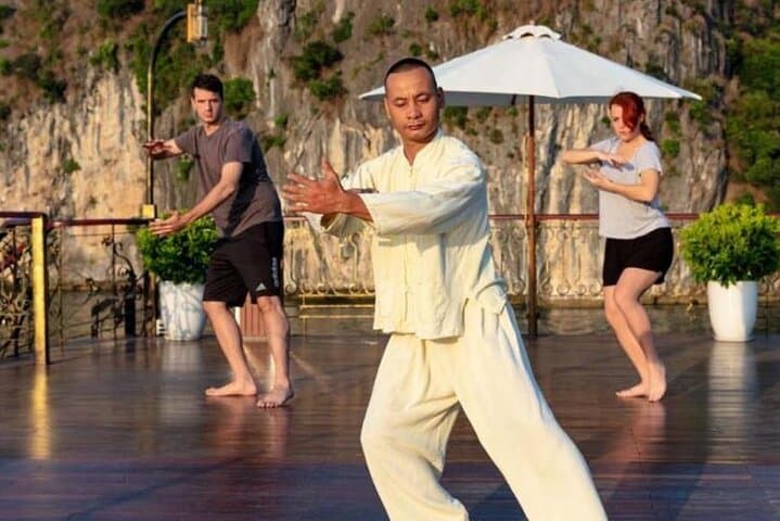 Halong Bay Premium Overnight Cruise: 2D1N Luxury from Hanoi 4