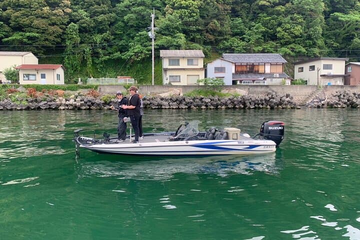 Relaxed 4-hour bass fishing experience at Lake Biwa for 2 People 5