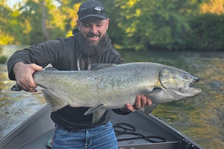 Thrilling Chartered Fishing Trip on the Rogue River 3
