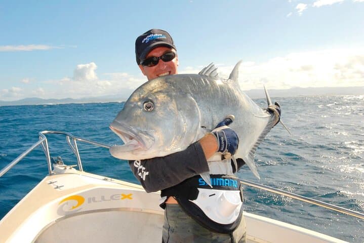Semporna: Shallow or Deep Sea Fishing Tours with Guide 3