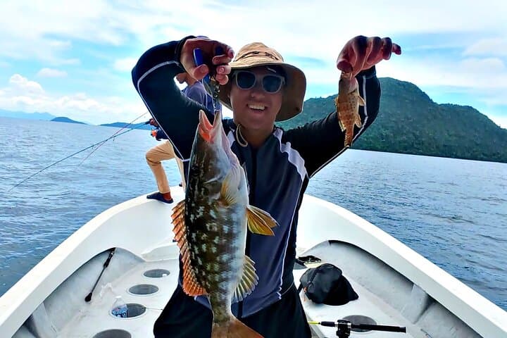 Semporna: Shallow or Deep Sea Fishing Tours with Guide 4