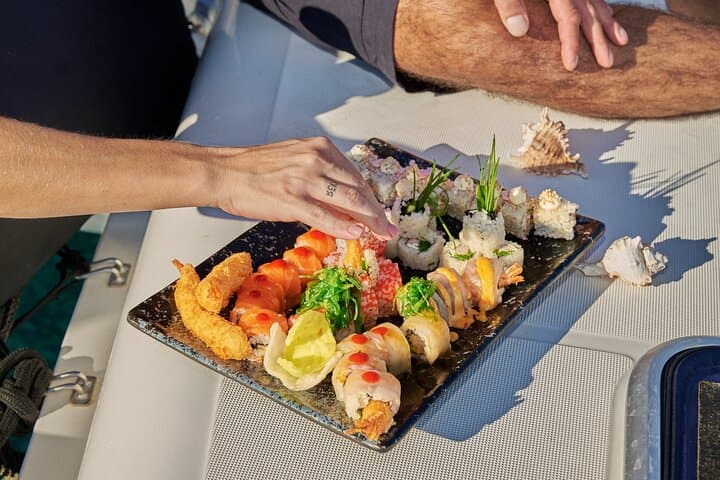 Heraklion: Sunset Luxury Cruise with Sushi and Open Bar 2