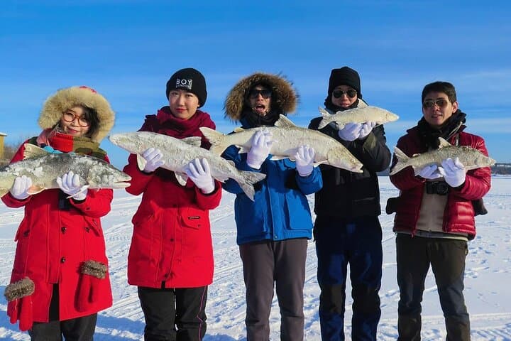Traditional Indigenous Ice Fishing Experience on Great Slave Lake 5