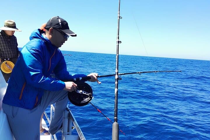 Semporna: Shallow or Deep Sea Fishing Tours with Guide 2