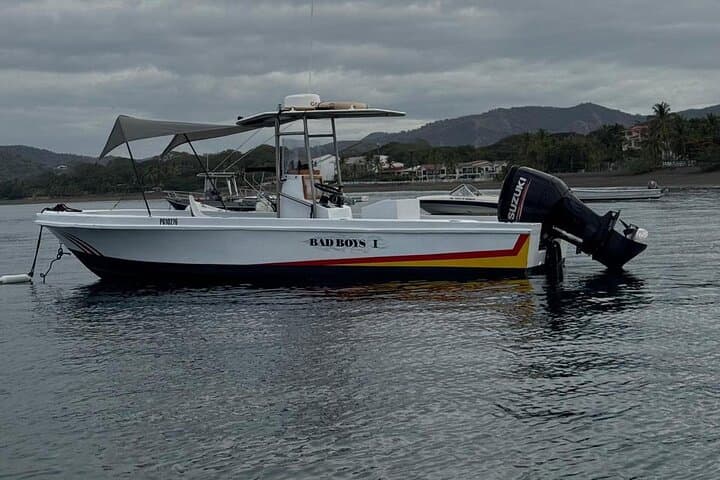 Fishing and snorkeling in Playa Flamingo drink and snacks 2