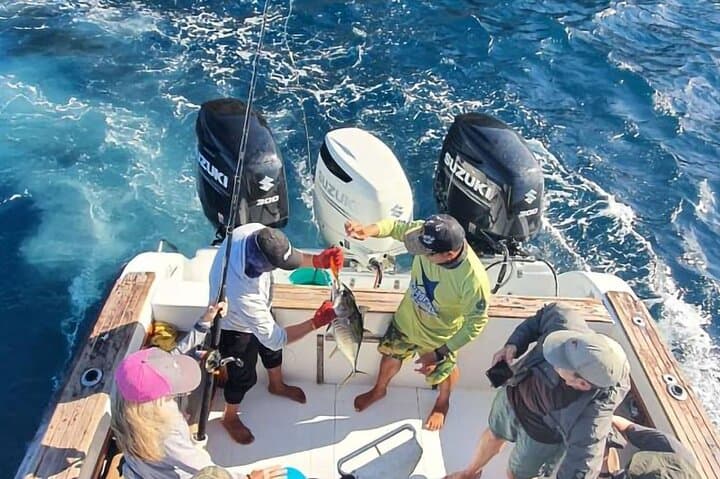 Premium Daily Tour to Santa Fe Island 2