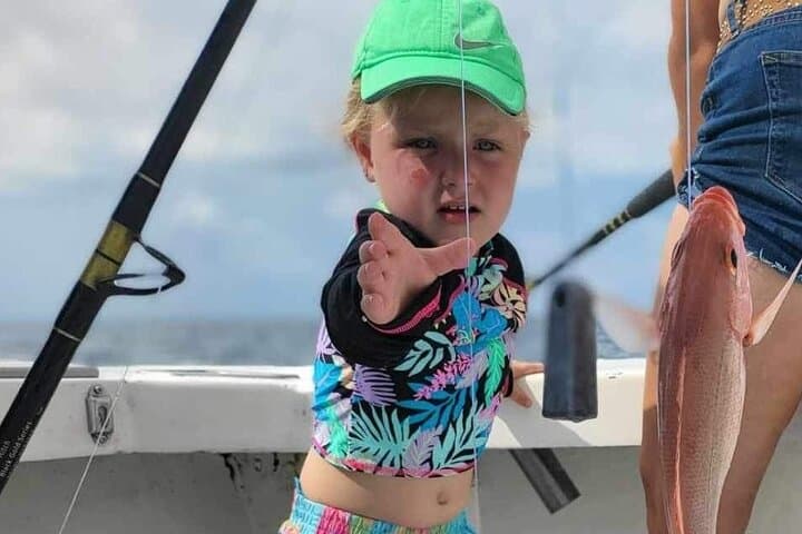 Aventura de Pesca Privada de 4 Horas a Bordo del Lujoso Special K