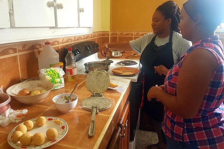 Learn to Cook 2 Belizean Favorite, Swim, Drink &#038; Relax by the Sea